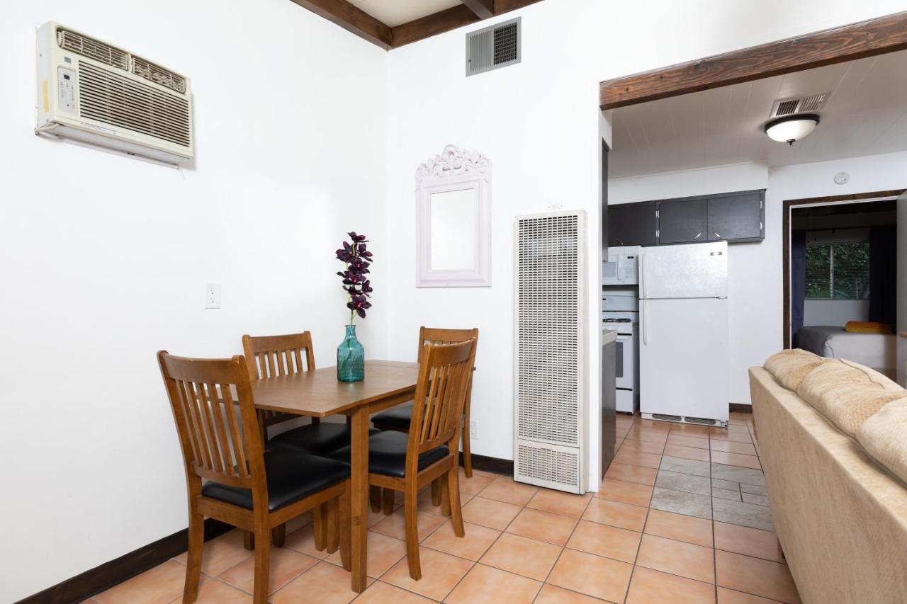 Float Palm Springs - Adults Only Hotel Bagian luar foto
