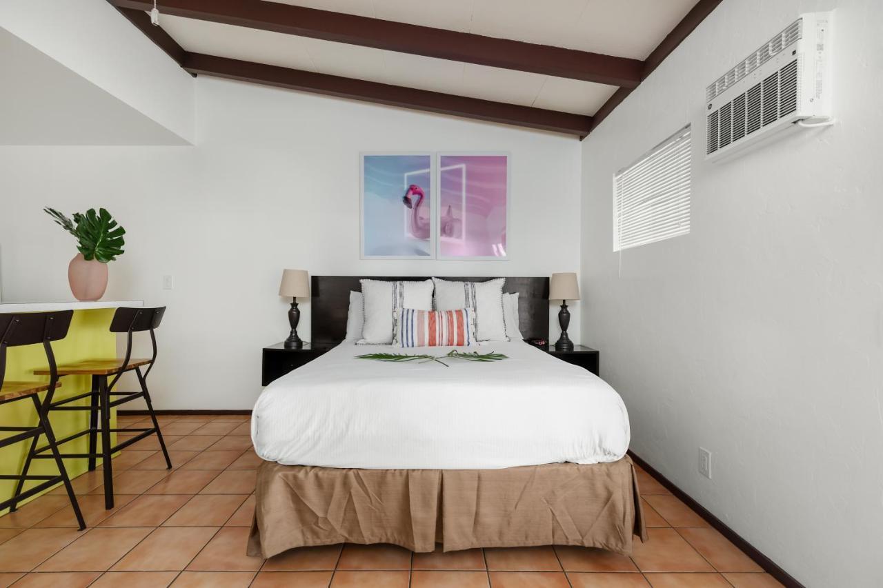 Float Palm Springs - Adults Only Hotel Bagian luar foto