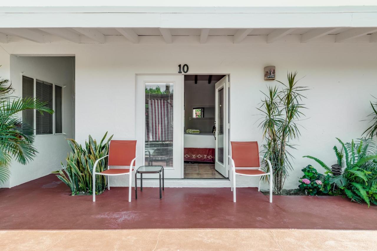 Float Palm Springs - Adults Only Hotel Bagian luar foto